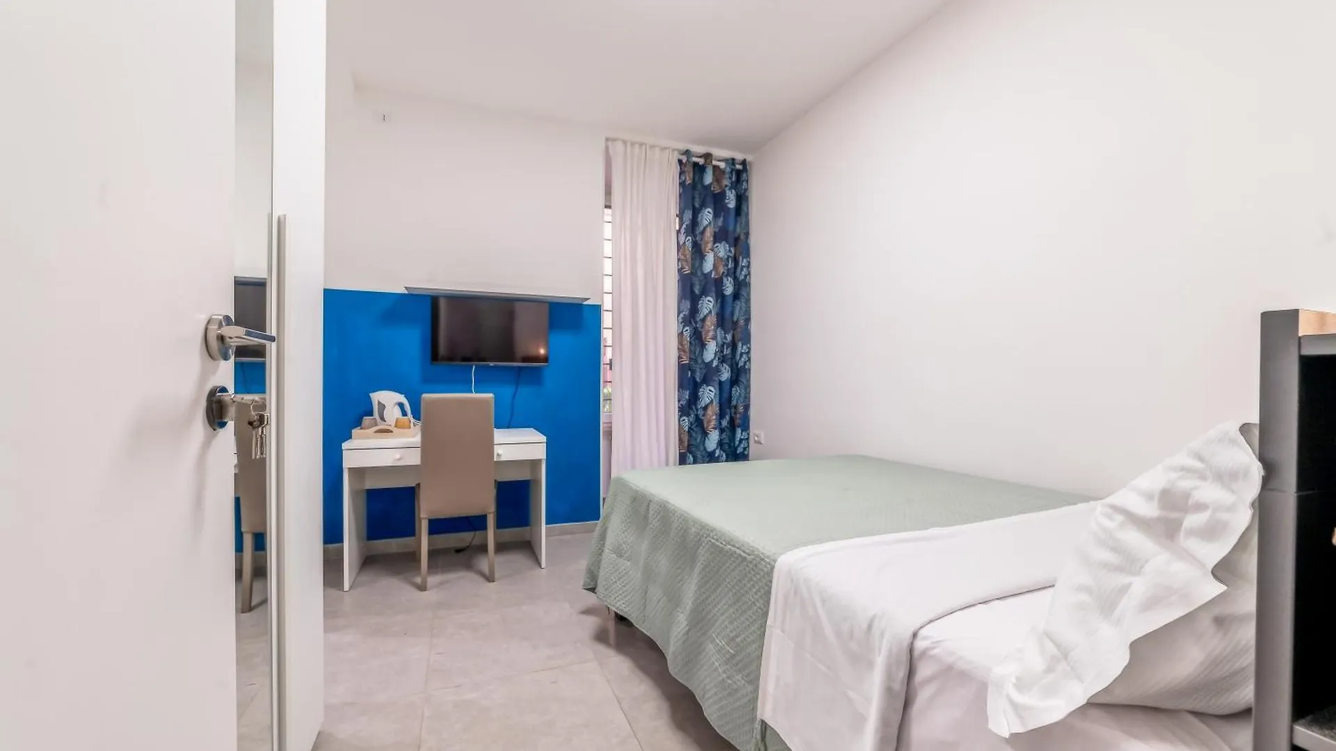 Cozy Enna Rooms - Metro Re Di Roma & Wifi 0*, Rome Italy