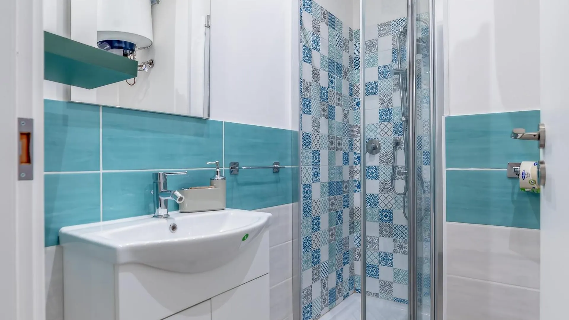 Cozy Enna Rooms - Metro Re Di Roma & Wifi Italy