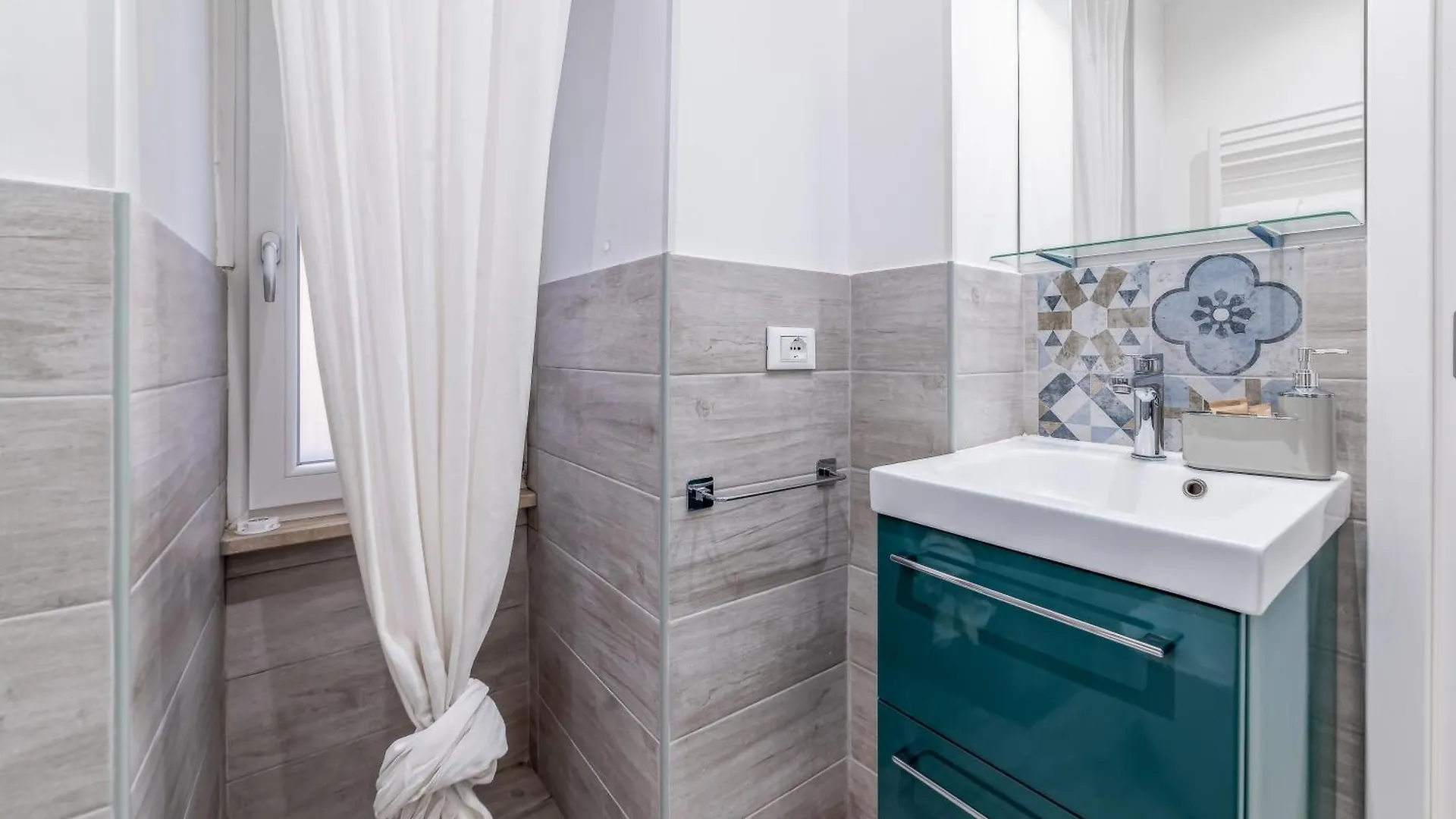 Bed & Breakfast Cozy Enna Rooms - Metro Re Di Roma & Wifi